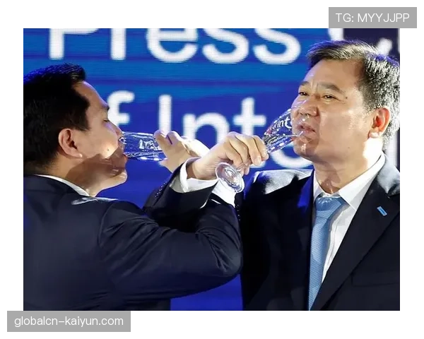 德甲联赛派系格局暗流涌动 南北之争与资本博弈并存